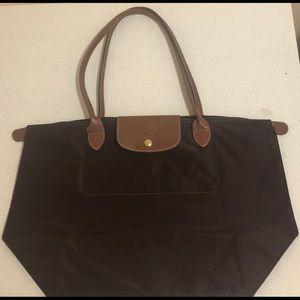 100% AUTHENTIC BROWN LONG CHAMP! NEGOTIABLE !!